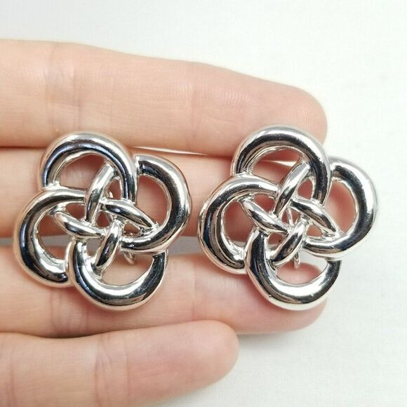 Vintage Knot Design Silver Tone Clip On Earrings, Classic Minimal Design, Estate - Picture 1 of 6